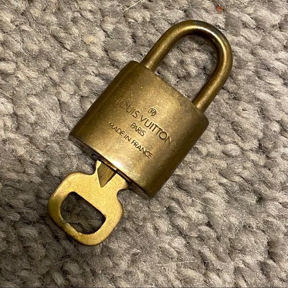 Louis Vuitton Handbags - Louis Vuitton lock and key